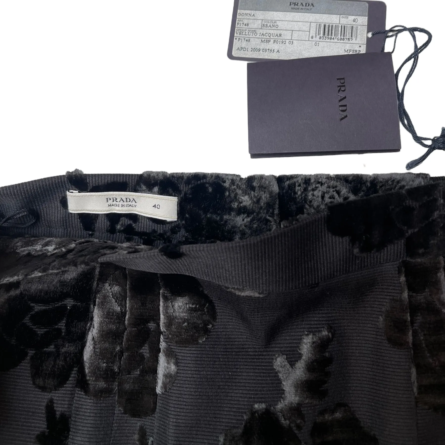 Black Skirt w/ Velvet Details - M